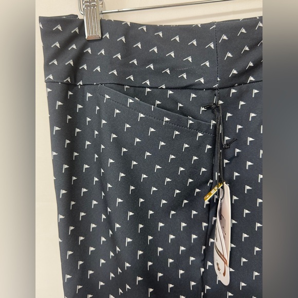 Tail White Label In For The Win Pull On Bermuda Gild Short UPF 50 Size … - Picture 6 of 10